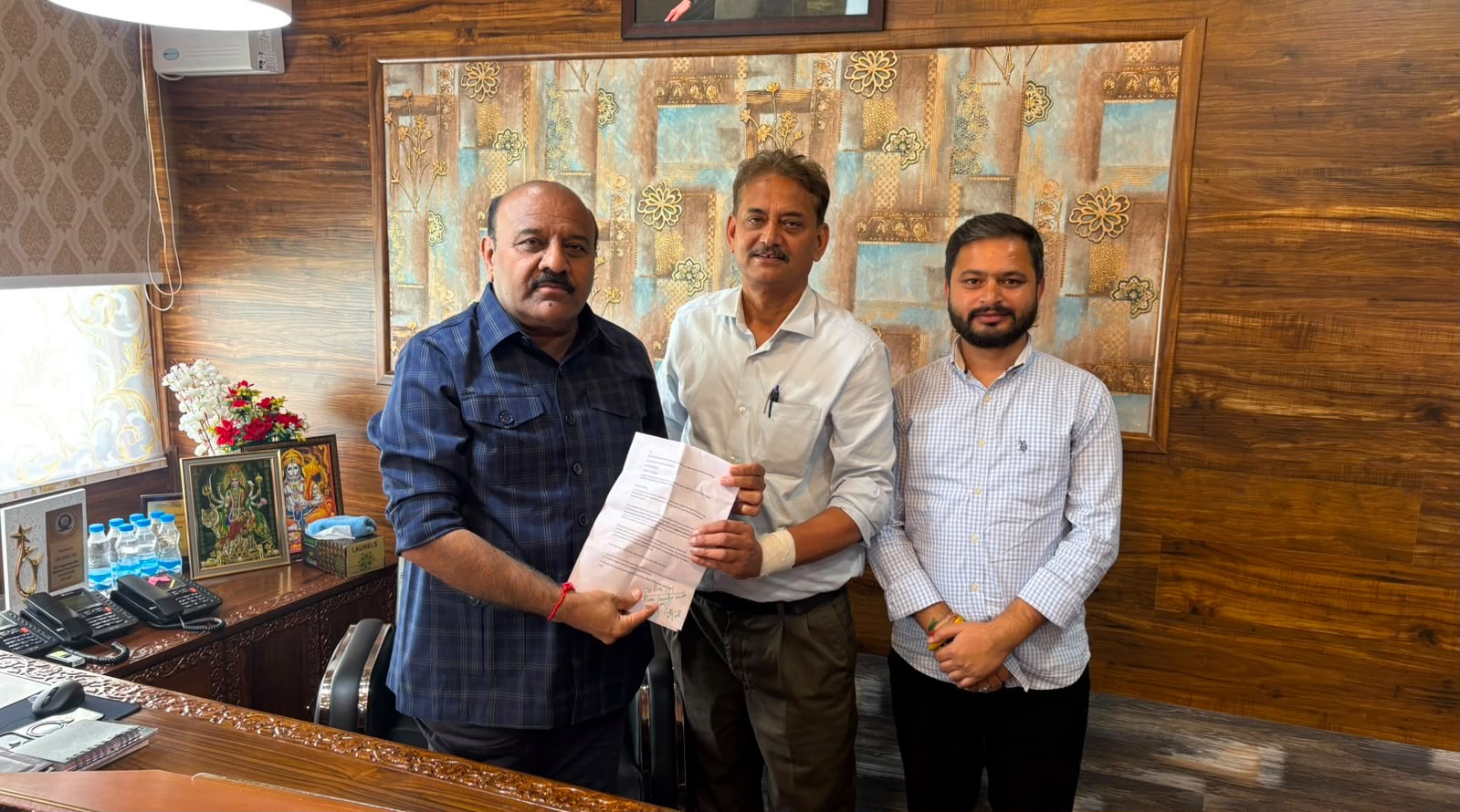 Satish Sharma meets Deputy Chief Minister regarding healthcare issues